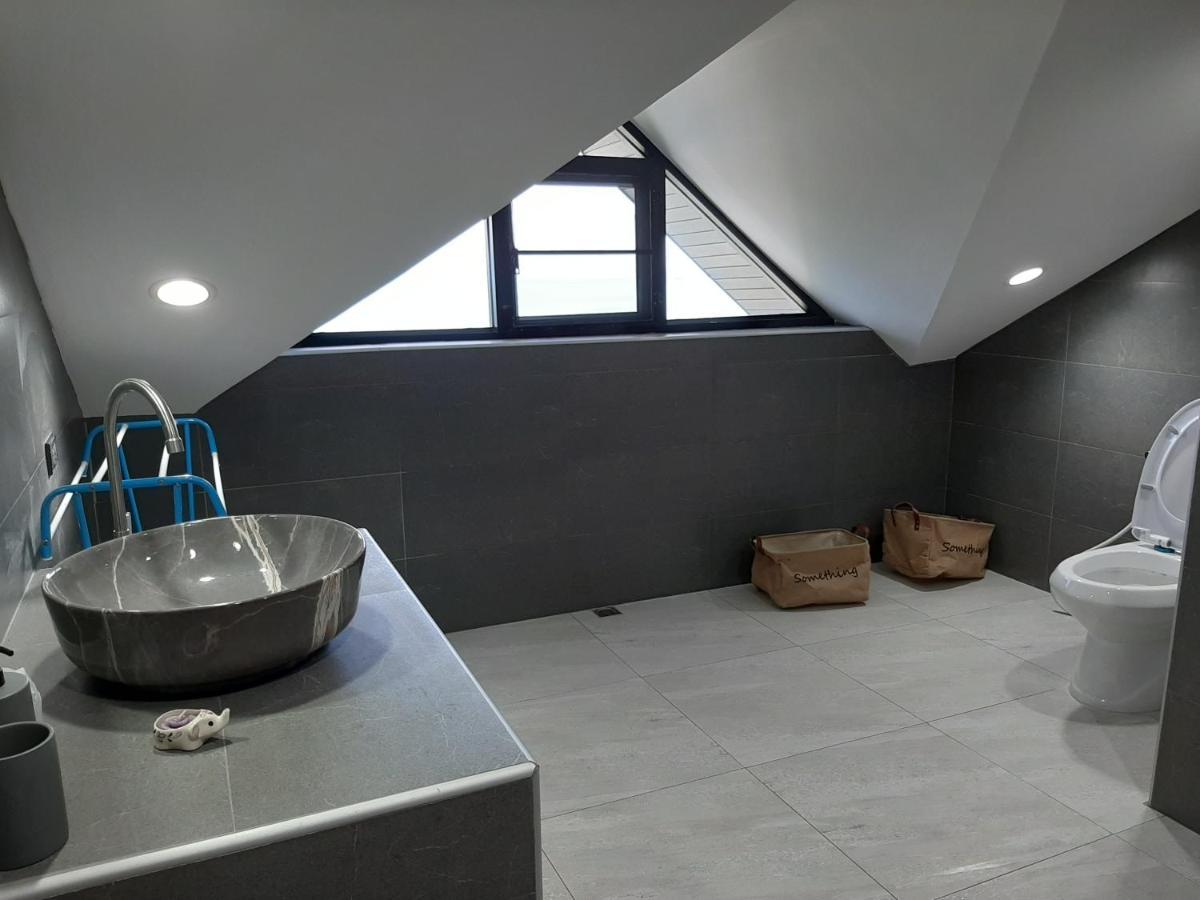 Pema Djougne Villa Бофут Екстериор снимка
